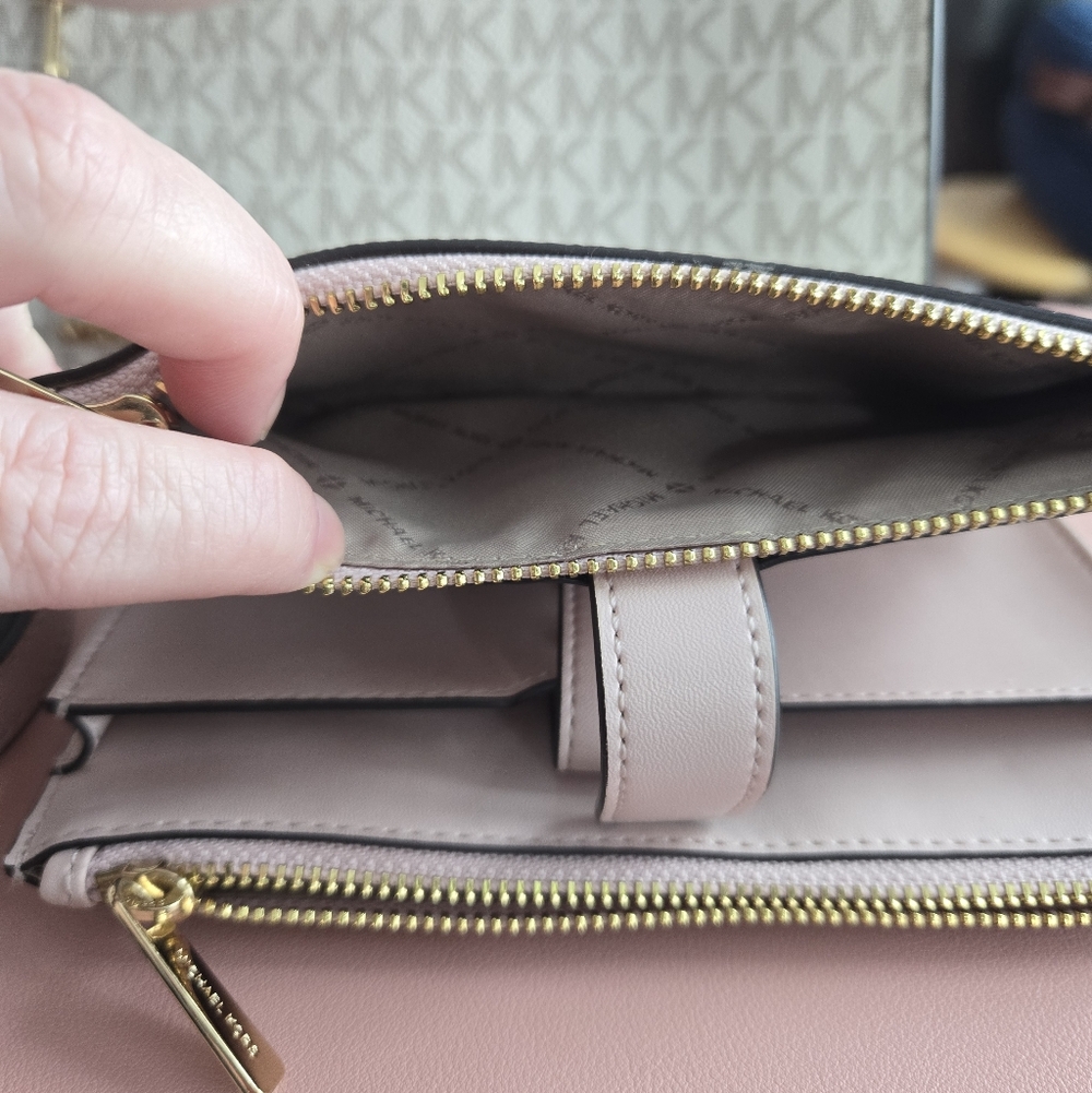 Michael Kors Beige and Pink Hamilton Satchel and Jet Set Travel Wallet Set - Picture 3 of 16